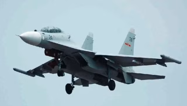 Khibiny là tên một ngọn núi trên bán đảo Kola, lãnh thổ của Nga bên ngoài Vòng Bắc Cực. Khibiny được lấy tên để đặt cho hệ thống tác chiến điện tử hiện đại đầu tiên của Nga, được lắp trên các chiến đấu cơ hiện đại thế hệ 4+ như Su-30SM, Su-34 hay Su-35 của Không quân Nga.