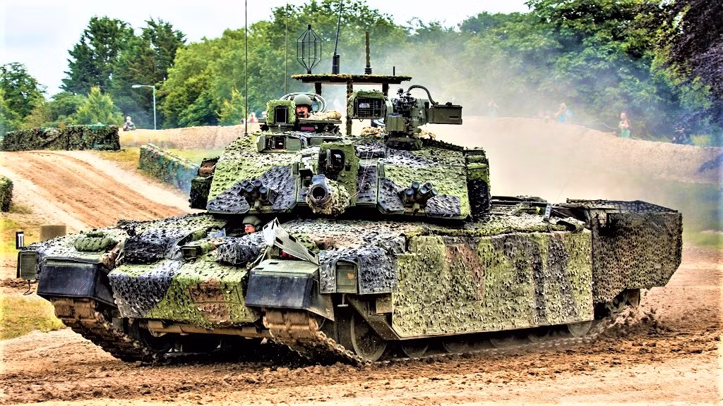 Bộ Quốc phòng Anh quyết định tăng cường đáng kể lực lượng của mình ở Baltics, chuyển số xe tăng Challenger 2 và xe bọc thép từ xứ Wales đến Estonia. Thiết bị được quá cảnh qua Đức, theo đó khoảng 1.000 quân và các trang thiết bị bổ sung sẽ được chuyển đến Estonia trong vòng vài ngày tới.