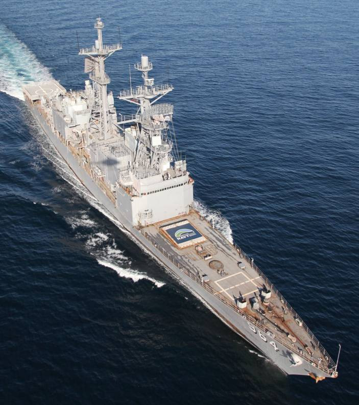 Tàu USS Paul F. Foster có chiều dài 172 m; chiều rộng 16,8 m; mớn nước 8,8 m; lượng giãn nước đầy tải 8.040 tấn; thủy thủ đoàn là 315 người (trong đó có 19 sĩ quan).