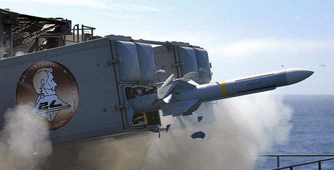 Hệ thống bệ phóng chống ngầm ASROC phía trước tàu đã bị tháo dỡ để lấy vị trí lắp đặt bệ phóng tên lửa thẳng đứng. Ngoài ra tàu còn được trang bị một bệ phóng tên lửa phòng không gồm 8 tên lửa RIM-7 Sparrow ở phía sau đuôi tàu.