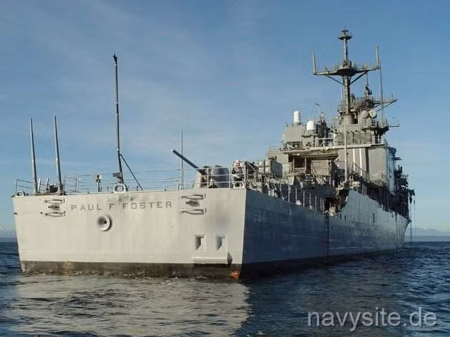 Hệ thống vũ khí trước đây của tàu bao gồm 2 pháo hạm Mk 45 cỡ 127 mm, 1 bệ phóng chống ngầm với 8 tên lửa chống ngầm ASROC, 8 tên lửa phòng không RIM-7 Sea Sparrow, 2 hệ thống CIWS Phalanx, 8 tên lửa hành trình chống hạm RGM-84 Harpoon và 6 ngư lôi hạng nhẹ Mk 32 cỡ 324 mm.