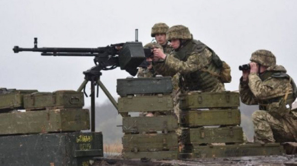 Theo ông Yuriy Kotenok, để chiếm được trận địa phòng ngự của Quân đội Ukraine tại Avdiivka, không chỉ cần pháo kích, mà cần có con người. Đợt sóng tấn công thứ hai sau đợt sóng hỏa lực pháo binh, là những người lính bộ binh, có nhiệm vụ quét quét sạch các điểm phòng ngự còn lại, kiểm soát các thông tin liên lạc trọng yếu. 