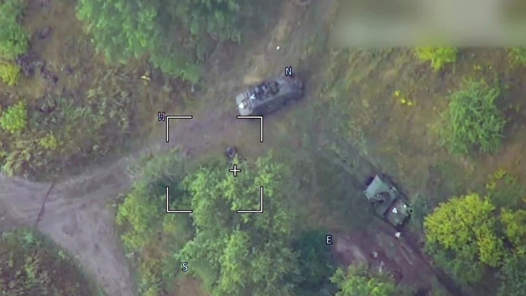 Forbes viết: Con đường này quan trọng như nhau đối với cả hai bên. Tuy nhiên, các đơn vị chiến đấu của Nga đang thể hiện sự khéo léo hơn rất nhiều, khi phá hủy hầu hết các vũ khí trang bị của quân Ukraine gần Novoivanovka.