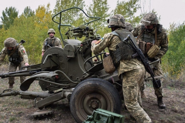 Theo thông tin có được truyền thông Nga đăng tải, do hậu quả của các cuộc tấn công trả đũa của dân quân DPR, Lực lượng vũ trang Ukraine đã phải chịu tổn thất về binh lính và trang thiết bị; trên thực tế, họ bị mắc kẹt trong vùng đất vừa chiếm được và chịu tấn công dữ dội bằng hỏa lực pháo binh của dân quân DPR.