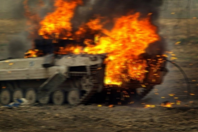 Trong khi đó, Lực lượng vũ trang Ukraine bắt đầu bị tổn thất nghiêm trọng ở Donbass; khi một cuộc tấn công bất ngờ của Lực lượng vũ trang Ukraine vào khu vực ly khai Donetsk, đã khiến quân đội Ukraine bị tổn thất.