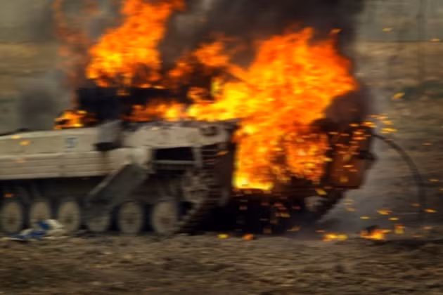 Trong khi đó, Lực lượng vũ trang Ukraine bắt đầu bị tổn thất nghiêm trọng ở Donbass; khi một cuộc tấn công bất ngờ của Lực lượng vũ trang Ukraine vào khu vực ly khai Donetsk, đã khiến quân đội Ukraine bị tổn thất.