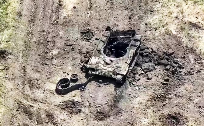 Tổng hợp các vấn đề này, khiến tình hình Ukraine càng trở nên khó khăn hơn. Trong một bài phỏng vấn mới đây với tờ Economist, Tư lệnh Lực lượng vũ trang Ukraine, tướng Valery Zaluzhny đã có phát ngôn gây chấn động, khi thừa nhận chiến dịch phản công của Kiev lâm vào bế tắc.