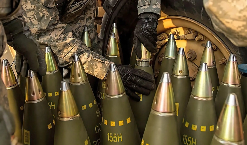 Đặc biệt là sau khi xung đột Hamas-Israel bùng nổ, Mỹ đã tập trung nguồn lực để viện trợ cho đồng minh thân cận Israel và thậm chí còn chuyển giao số đạn pháo 155mm mà nước này định cung cấp cho Ukraine, sang cho Israel.