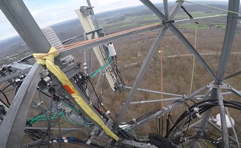 Trung tâm tình báo Ukraine ở Brovary có nhiệm vụ cung cấp thông tin hoạt động cho quân đội Ukraine. Vừa qua, liên lạc với một số hướng của đất nước do bị gián đoạn, nhất là với những khu vực chiến sự tại Miền Đông; nhưng thông tin với một số khu vực vẫn được giữ vững.