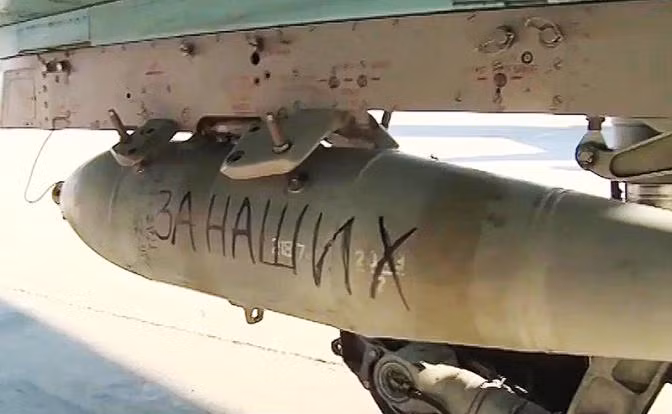 Ông Butusov cũng thừa nhận rằng “cuộc khủng hoảng trong việc phòng thủ Avdeevka là do lợi thế to lớn của người Nga, khi họ đã sử dụng hàng loạt bom dẫn đường có điều khiển, tấn công vào các vị trí phòng ngự kiên cố của Quân đội Ukraine tại Avdeevka”.