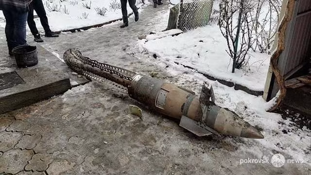 Nga sử dụng tên lửa 9M54 dẫn đường vệ tinh mới nhất ở Ukraine Nga su dung ten lua 9M54 dan duong ve tinh moi nhat o Ukraine