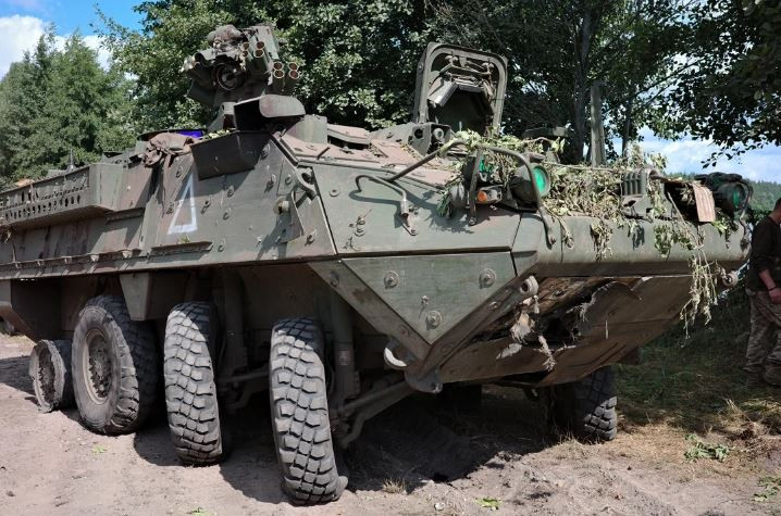 Trong 4 ngày đầu, quân Nga ở khu vực Kursk chỉ là lính biên phòng, cảnh sát vũ trang hoặc lính nghĩa vụ, nên khả năng đánh chặn hạn chế. Nhưng sau khi Quân đội Nga đưa Lữ đoàn hải quân đánh bộ 810 đến tiếp viện, họ đã chặn đứng bước tiến, tiêu diệt một đại đội của Ukraine.