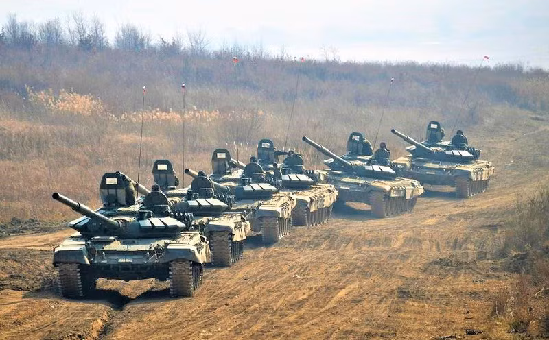 Theo thông tin trước đó, một lực lượng khoảng 120 nghìn quân và rất nhiều trang bị vũ khí hạng nặng của Quân đội Nga, đang được bố trí ở biên giới giáp với Ukraine; tuy nhiên với việc chuyển quân sang hướng này liên tục, số lượng quân và vũ khí hạng nặng, có thể lớn hơn nhiều. Nguồn ảnh: Pinterest.