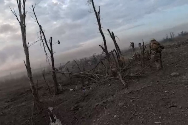 Hai ngôi làng Klishchiivka và Andreevka vào tháng 6 năm ngoái nằm trong sự kiểm soát của quân Nga, sau đó quân Ukraine đã chiếm lại trong cuộc phản công mùa hè năm 2023 và hai ngôi làng thường xuyên đổi chủ.