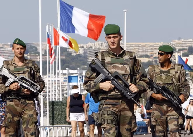  Quân đội Pháp có năng lực thực chiến tới đâu? Quốc hội Pháp đã nêu vấn đề này trong một báo cáo điều tra, được tiến hành chỉ vài ngày trước khi xung đột Nga-Ukraine bắt đầu.