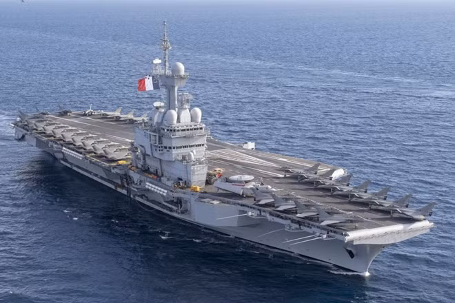 Quân đội Pháp hiện mạnh bậc nhất EU, với những trang bị vũ khí đắt tiền như tàu sân bay, bom nguyên tử và tàu ngầm chạy bằng năng lượng hạt nhân, cũng như các căn cứ quân sự ở một số nơi trên thế giới. 