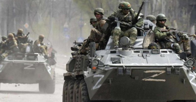 Điều đặc biệt đáng chú ý là Nga chỉ nhắm vào các vị trí của lực lượng vũ trang Ukraine, chứ không phải dân thường. Không có dấu hiệu nào cho thấy Nga sẽ phá hủy thành phố, đây không phải là phong cách chiến đấu của Quân đội Nga, dù sao thì ở đây cũng có rất nhiều người Nga sinh sống. 