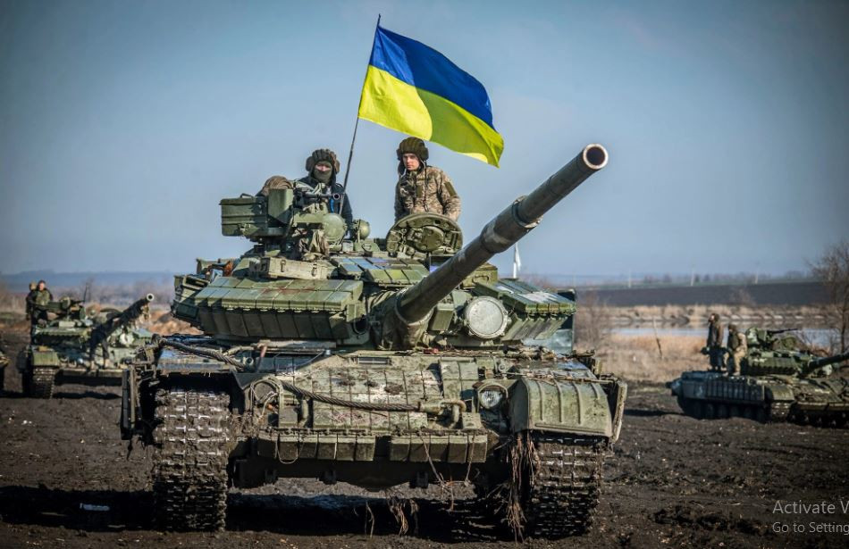 Vì vậy, sau khi Quân đội Ukraine thất bại nặng nề ở đầu cuộc chiến, họ đã tìm mọi cách phản công. Cuộc phản công sôi động nhất là cuộc hành quân ở phía đông tỉnh Kharkov, được coi là chiến dịch phản công “mẫu mực” nhất trong cuộc xung đột Nga-Ukraine. Tuy nhiên khi đó, Ukraine cũng có những lợi thế nhất định.