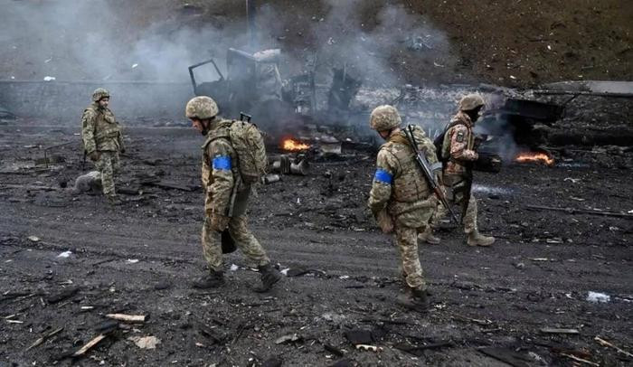 Khi nói đến chiến lược tấn công của Quân đội Ukraine, điều đầu tiên mà ai cũng có thể nghĩ đến phải là một từ “phòng thủ”. Quả thực, do những bất lợi về chất lượng quân số, vũ khí, đạn dược và hỏa lực yểm trợ… Quân đội Ukraine thường lựa chọn sử dụng chiến thuật phòng thủ, đó cũng là lẽ đương nhiên. 