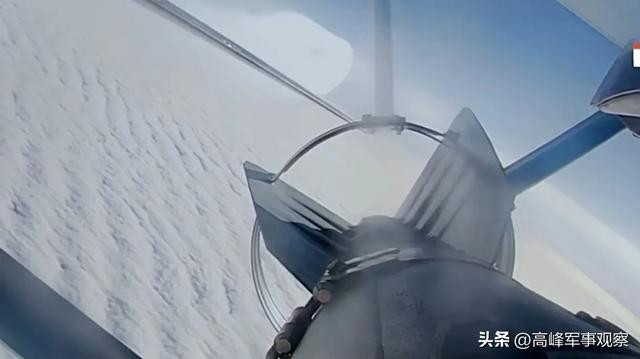 Sau khi có thông tin tình báo chính xác, RFAF sẽ tập trung lực lượng để thực hiện đột phá, sử dụng khả năng cơ động cao của lực lượng cơ giới, để nhanh chóng mở rộng kết quả trận đánh. Thực hiện bao vây, chia cắt các đơn vị chiến đấu AFU; chiến thuật này rất hiệu quả trong điều kiện địa hình phức tạp.