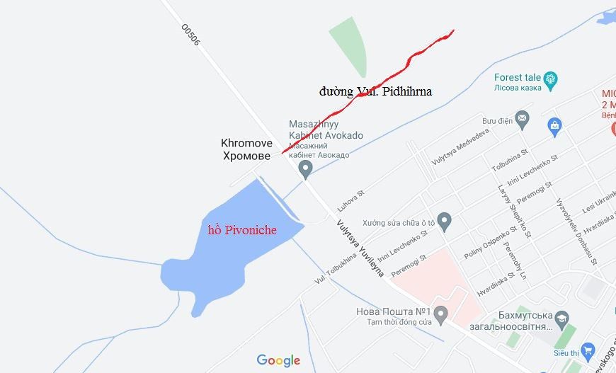 Hiện tại, các vị trí phòng thủ của Quân đội Ukraine tại thành phố Bakhmut chỉ còn lại khoảng 7% tổng diện tích của khu vực đô thị chính, được chia thành ba khu vực phòng thủ. Khu vực phòng thủ đầu tiên là khu vực từ đường Vul. Pidhihrna phía Tây Bắc khu đô thị, đến khu sân chơi trẻ em ở ngoại thành. 