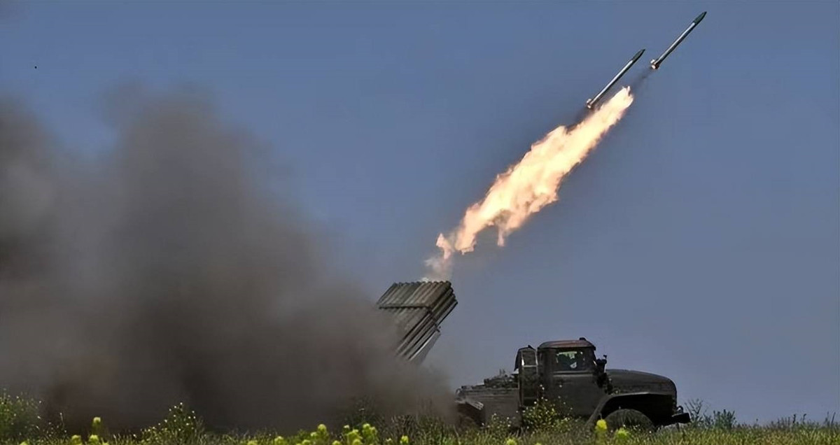 Còn đối với quân đội Ukraine, một khi quân Nga được điều động để tiến hành các cuộc tấn công cường độ cao vào các mục tiêu dọc bờ sông của Ukraine, thì các chiến dịch đổ bộ được tổ chức tốt của quân đội Ukraine, sẽ phải đối mặt với rất nhiều nguy cơ.