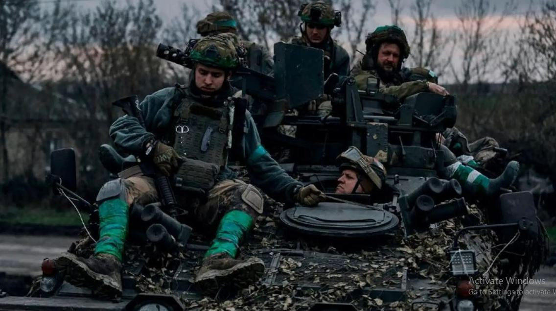 Bộ Quốc phòng Nga không ngờ rằng, quân Ukraine dám tấn công trực tiếp qua biên giới, nên lực lượng dự bị ở khu vực Kursk yếu và không thể chống đỡ được đòn tấn công nào cả. Tình thế lúc đầu có vẻ rất thuận lợi cho Ukraine. 