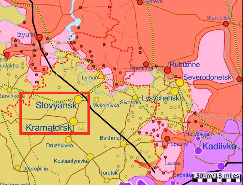 Tổng thống Zelensky tin rằng "nếu quân Nga chiếm được Bakhmut, họ sẽ mở đường tấn công các thành phố quan trọng chiến lược Slavyansk và Kramatorsk ở Donetsk". Một nguồn tin quân sự Mỹ cũng bày tỏ nghi ngờ với CNN về việc quân Ukraine quyết tâm giữ Bakhmut, nhưng "không phải vì ý nghĩa quân sự" mà "vì tính biểu tượng chiến lược". 