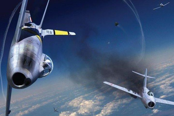 Ngày 24/9/1958, Trung Quốc đã tung 126 chiếc MiG-15 và MiG-17 tiên tiến hơn để đánh chặn 48 chiếc F-86 Sabre của Đài Loan. Khi đó, các cuộc không chiến thường đòi hỏi cự li bắn hiệu quả của pháo từ 200-250 mét, thì những chiếc F-86 đã tiêu diệt MiG-15 từ cự ly cách xa tới 3 km. 