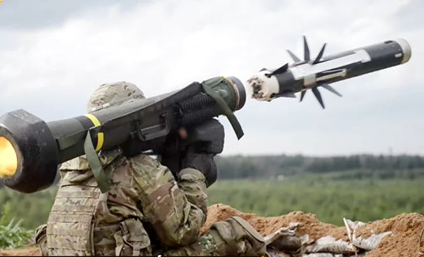 Hãng tin Mỹ CNN dẫn các nguồn tin cho biết: “Mỹ đang xem xét cử các cố vấn quân sự và vũ khí tới Ukraine và bàn giao cho Ukraine các loại vũ khí phòng thủ. Sự hỗ trợ như vậy diễn ra trong bối cảnh Kiev lo ngại về cuộc xâm lược của Nga sắp xảy ra, nhưng Moscow phủ nhận điều này”.