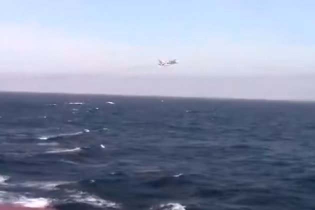 Tuy nhiên, hành động đe dọa xâm phạm lãnh hải của tàu chiến Mỹ, đã bị lực lượng Hải quân Nga ngăn chặn quyết liệt. Hải quân Mỹ đã bày tỏ sự không hài lòng với hành động của Không quân hải quân Nga, trong thời gian tàu Hải quân Mỹ hiện diện gần bờ biển Crimea trên Biển Đen.