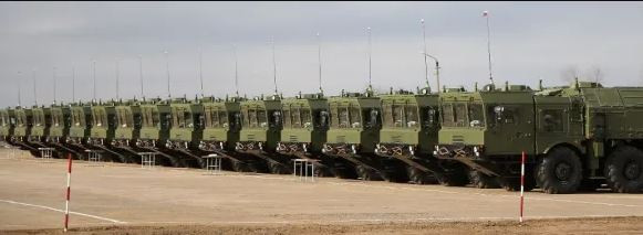 Với các hệ thống tên lửa đạn đạo chiến thuật Iskander-M, được Nga đưa vào sử dụng nhanh hơn bất kỳ hệ thống vũ khí mặt đất lớn nào khác, ví dụ như hệ thống phòng không S-400; do hệ thống Iskander-M có cấu tạo tương đối đơn giản.