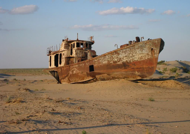 Hai quan Uzbekistan mua 40 tau chien, nhung bien khong con!-Hinh-7