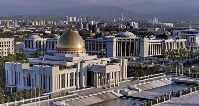 Hai quan Uzbekistan mua 40 tau chien, nhung bien khong con!-Hinh-4