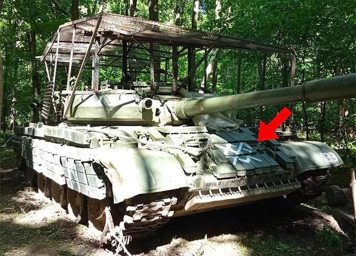 Tuy nhiên, khi tình hình trên chiến trường Ukraine thay đổi, xe tăng của Quân đội Nga và Ukraine, về cơ bản đã được giảm xuống thành vũ khí hỗ trợ bộ binh, dùng để tấn công các vị trí của đối phương, hoặc được triển khai trong các công sự để làm pháo binh cố định.