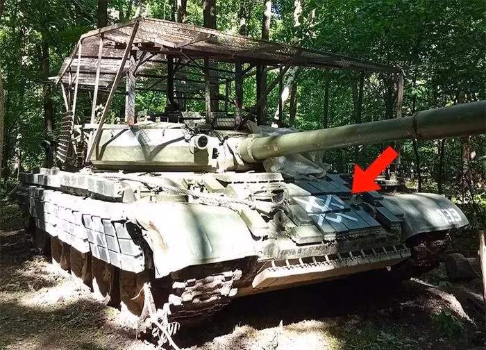 Tuy nhiên, khi tình hình trên chiến trường Ukraine thay đổi, xe tăng của Quân đội Nga và Ukraine, về cơ bản đã được giảm xuống thành vũ khí hỗ trợ bộ binh, dùng để tấn công các vị trí của đối phương, hoặc được triển khai trong các công sự để làm pháo binh cố định.