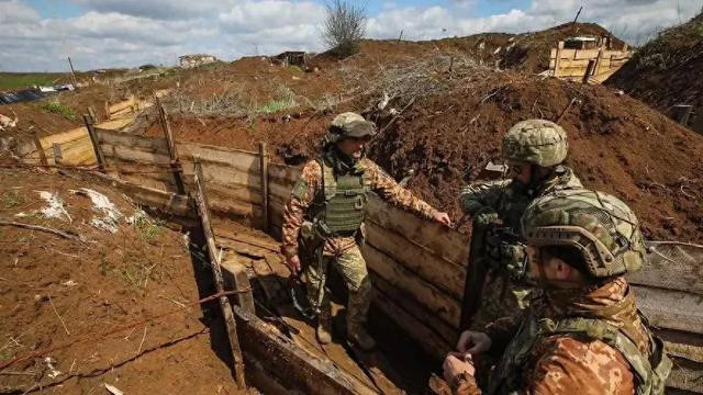 Vào ngày 25/6, cuộc chiến ở Ukraine đã bước sang ngày thứ 853. Hơn 1 triệu quân Nga và Ukraine tiếp tục chiến đấu trên mặt trận dài hàng nghìn km. Theo thông tin chiến trường của Bộ Tổng tham mưu Quân đội Ukraine, hai bên đang ở thế giằng co và Quân đội Ukraine đang có những bất lợi.