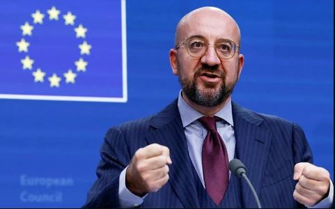 Lời của Chủ tịch Hội đồng châu Âu Michel thì đơn giản hơn: Hòa bình giữa Ukraine và Nga đòi hỏi phải có đối thoại giữa hai bên, nhưng Kiev có quyền quyết định khi nào đối thoại có thể bắt đầu.