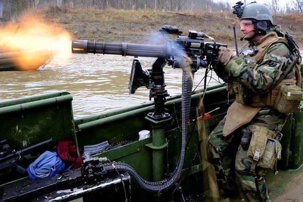 Phiên bản cải tiến của súng máy GShG-7.62 chủ yếu được thiết kế để lắp đặt trên tàu chiến nhằm chống lại tàu không người lái của Hải quân Ukraine. Điều thú vị là loại vũ khí đa năng này còn có thể được gắn trên ô tô và xe bọc thép để chống UAV.