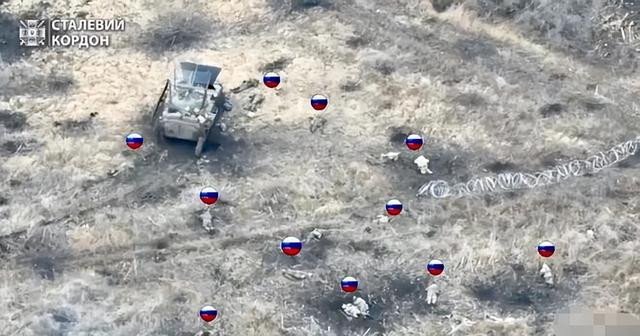 Trong thời gian tạm dừng làm công tác chuẩn bị chiến đấu tại làng Gradkivka, cả hai cánh quân đều bị trúng đạn pháo tầm xa của Ukraine, làm 76 quân Nga bị loại khỏi vòng chiến đấu.