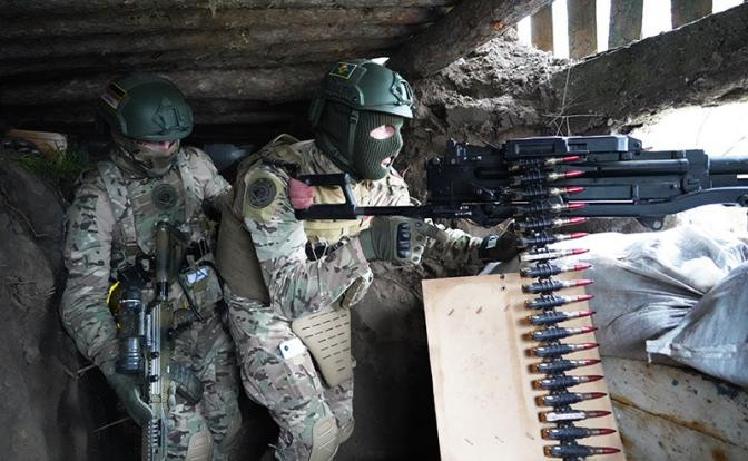 Quân đội Nga cũng quyết tâm giải quyết vấn đề hóc búa của Avdeevka. Ngoài việc bảo vệ dân thường ở thành phố Donetsk khỏi các mối đe dọa, Avdeevka còn đóng vai trò quan trọng trong suốt cuộc xung đột ở Nga. Để đạt được mục tiêu này, quân đội Nga đã chọn mũi đột phá từ Krasnohorivka. 