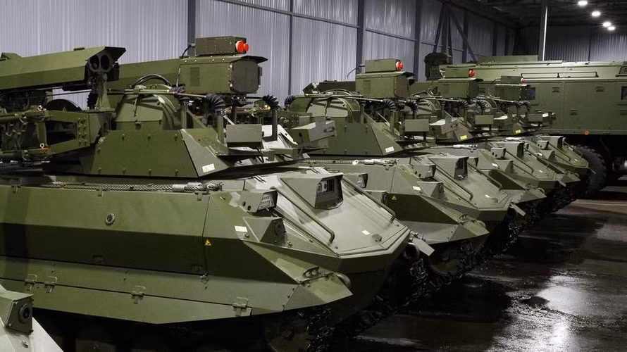 Hệ thống phương tiện chiến đấu không người lái Uran-9 bao gồm 4 phương tiện không người lái, một trạm chỉ huy di động và một phương tiện vận chuyển, để chuyên chở các phương tiện chiến đấu. 