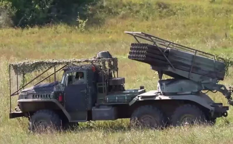 Như vậy chỉ trong 24 giờ qua, quân Nga đã kiểm soát thêm được khoảng 20 km mét vuông lãnh thổ ở khu vực phía bắc, tây bắc Ugledar. Hiện một số đơn vị quân Ukraine đã bị kìm chân trong làng Novoukrainka; mặc dù quân Nga còn cách Novoukrainka khoảng 3 km nữa.