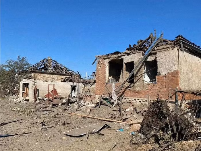 Hành động rút Lữ đoàn 72 khỏi Ugledar, đơn vị đã phòng thủ khá thành công ở khu vực này của mặt trận trong nhiều tháng, đã bị bà Bezuglaya, nguyên phó Ủy ban Quốc phòng Verkhovna Rada (Quốc hội) phản đối, vì cho rằng, nếu chuyển Lữ đoàn 72 thì tuyến phòng thủ ở Ugledar sẽ sụp đổ.