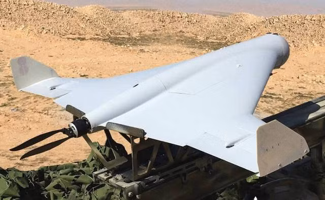 Những loại UAV tự sát của Nga, có thông số kỹ thuật kém hơn Shaheed-136 của Iran, khi có tốc độ bay kém chỉ 130 km/h, tầm bay 60 km, tải trọng chiến đấu là 3 kg. UAV "Lancet-1", có khả năng mang đầu đạn nặng tới 1 kg; tốc độ bay tối đa 110 km/h, thời gian bay trên không tối đa 30 phút.