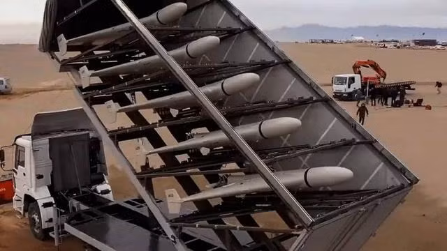 Trong khi đó, các UAV của Iran, trong đó bao gồm cả UAV tự sát cùng các loại UAV vũ trang, trinh sát khác, lại được đánh giá là có mức độ hiện đại ngang tầm với một số UAV do Mỹ và phương Tây sản xuất.