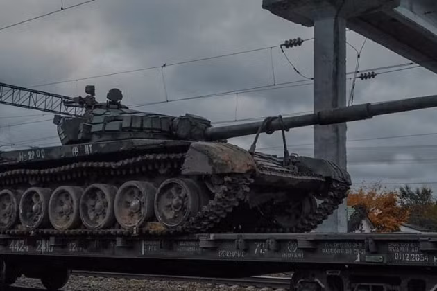 Nhà ga Maslovka, nằm tương đối gần với biên giới Ukraine, nơi hàng trăm đơn vị thiết bị quân sự của Nga đang được bốc dỡ, sau chuyến thăm của các nhà báo Pháp, bỗng nhiên trở nên trống rỗng.