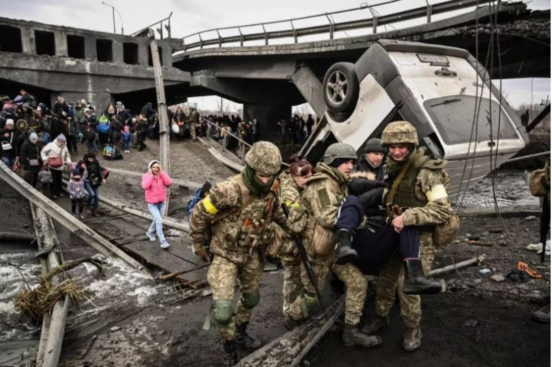 Tình hình xung đột giữa Nga và Ukraine bước sang ngày thứ 15 tiếp tục diễn ra hết sức căng thẳng. Việc chênh lệch sức mạnh quá lớn đã khiến cho quân đội Ukraine gặp rất nhiều tổn thất nặng nề.