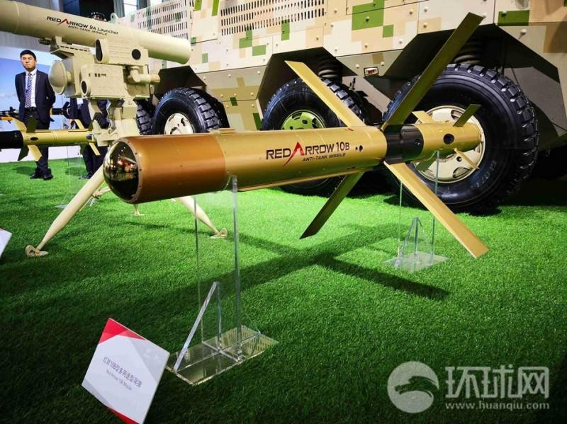 Trên đầu của tên lửa có một camera ảnh nhiệt truyền hình; hình ảnh của mục tiêu được camera ghi lại và truyền ngược về bảng điều khiển của trắc thủ; do vậy trắc thủ không phải “khóa mục tiêu” trước khi phóng, mà có thể “phóng mù”. Tức là phóng tên lửa về phía nghi ngờ và sau đó mới lái tên lửa đến mục tiêu.