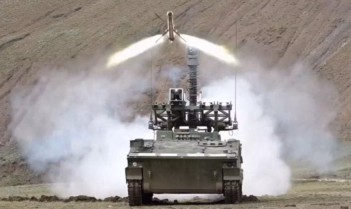 Để đối phó với những chiếc xe tăng hiện đại như M1A2, ngoài các vũ khí chống tăng khác của PLA, tên lửa chống tăng HJ-10 được triển khai trên khung gầm xe bọc thép lội nước ZBD-04A. Những chiếc xe này sẽ bám sát các phân đội từ tàu đổ bộ, chi viện hỏa lực cho phân đội đánh chiếm đầu cầu; kịp thời tiêu diệt xe tăng, xe bọc thép của Đài Loan ra phản công, bịt lấp cửa mở.